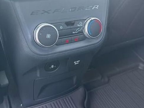 New 2026 Ford Explorer Platinum RWD image 24