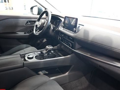 Used 2023 Nissan Rogue S AWD/4WD image 13