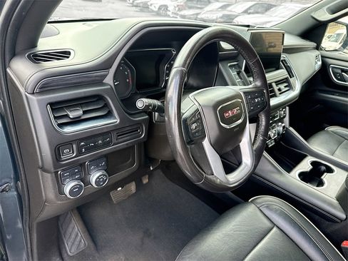 Used 2021 GMC Yukon XL SLT image 10