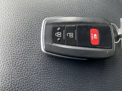 Used 2024 Toyota RAV4 XLE image 31