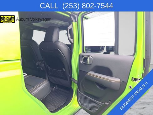 Used 2025 Jeep Gladiator Sport AWD/4WD image 15