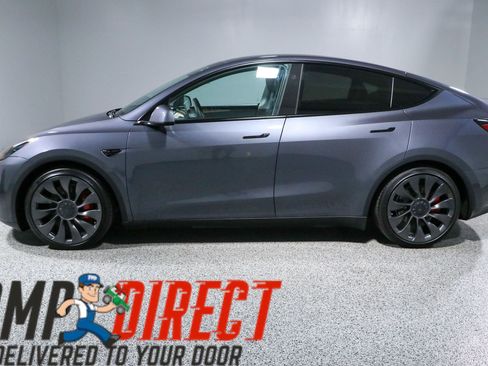 Used 2023 Tesla Model Y Performance AWD/4WD image 10