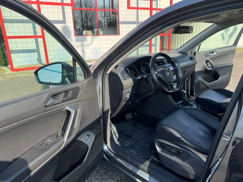 Used 2018 Volkswagen Tiguan SEL image 10