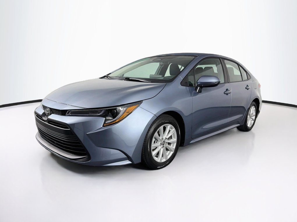 Used 2024 Toyota Corolla LE w/ LE Convenience Package FWD image 3