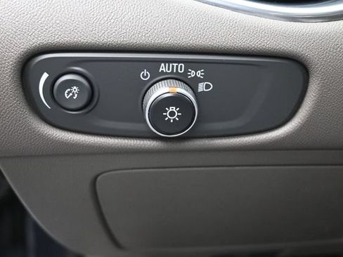 Used 2019 Chevrolet Malibu LT w/ Leather Package FWD image 21