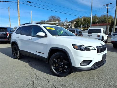 Used 2020 Jeep Cherokee Latitude Plus image 2
