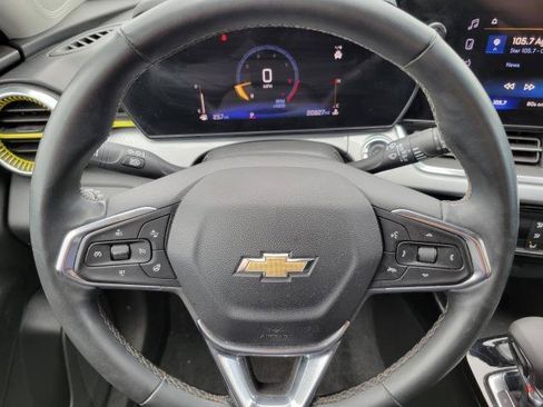 Used 2024 Chevrolet Trax LT w/ Driver Confidence Package FWD image 11