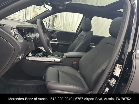 Certified 2026 Mercedes-Benz GLB 250 4MATIC image 21