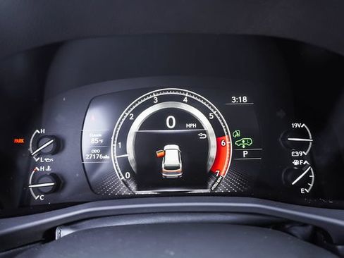 Used 2024 Lexus LX 600 4WD w/ Luxury Package image 13