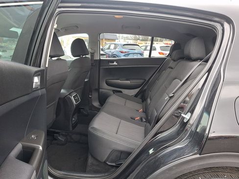 Used 2022 Kia Sportage LX image 10