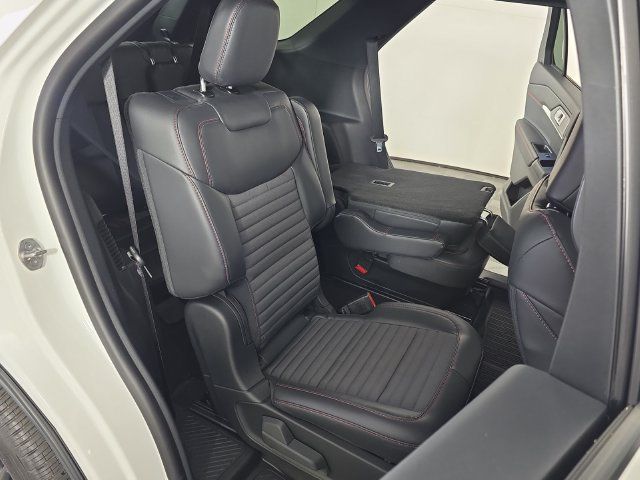 Used 2026 Ford Explorer ST-Line w/ ST-Line Street Pack AWD/4WD image 27