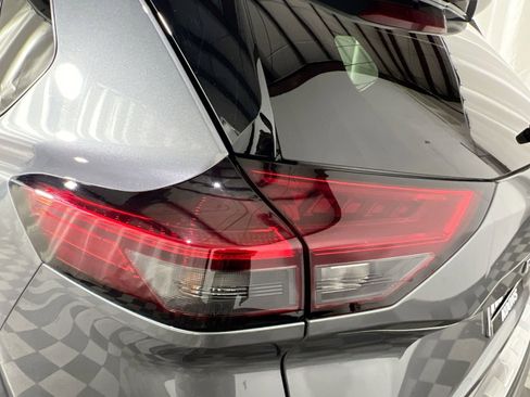 Used 2021 Nissan Rogue SV image 16