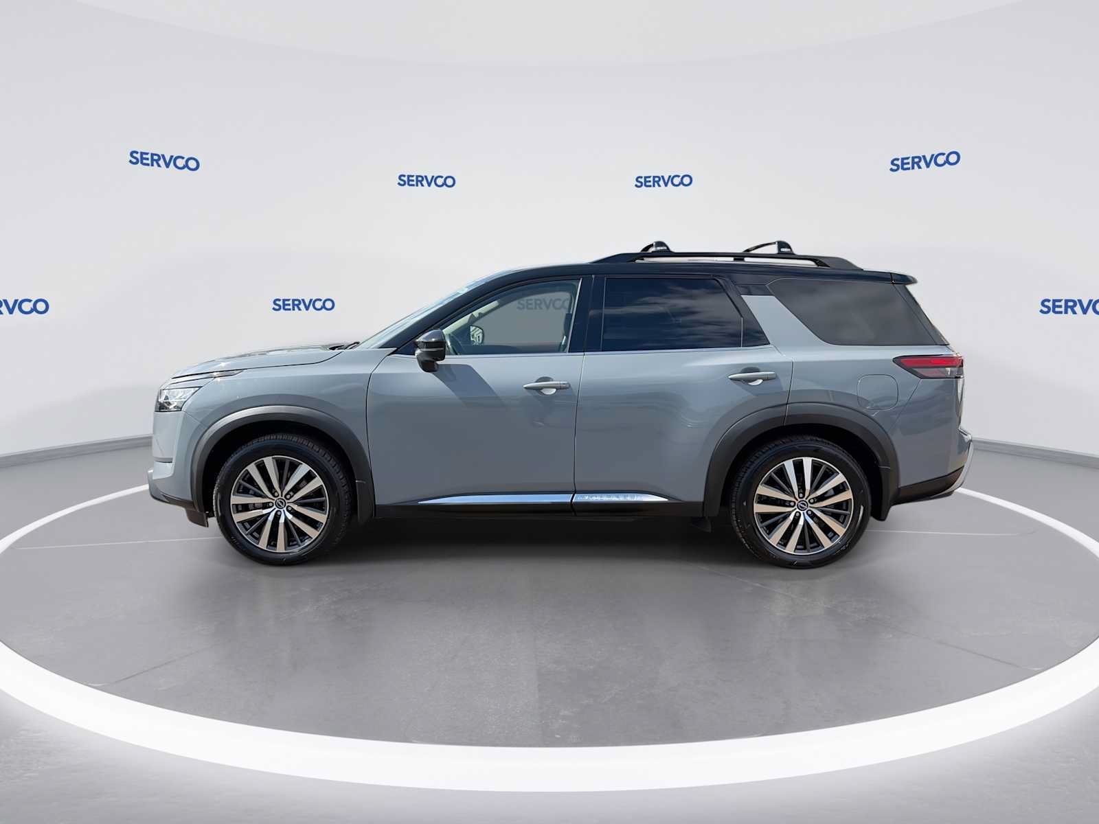 Used 2022 Nissan Pathfinder Platinum w/ Cargo Package FWD image 5