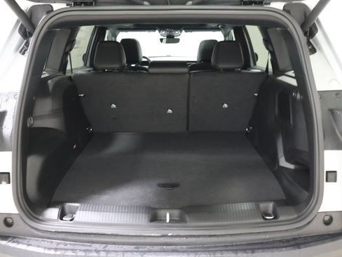 New 2026 Jeep Cherokee Overland image 13