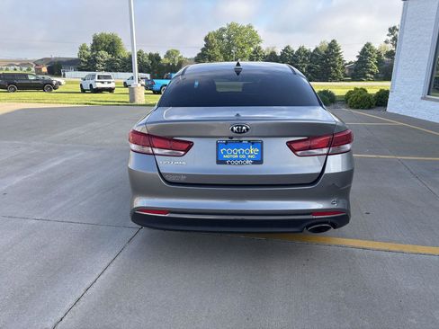 Used 2017 Kia Optima LX FWD image 9