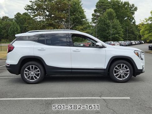 Used 2024 GMC Terrain SLT AWD/4WD image 5