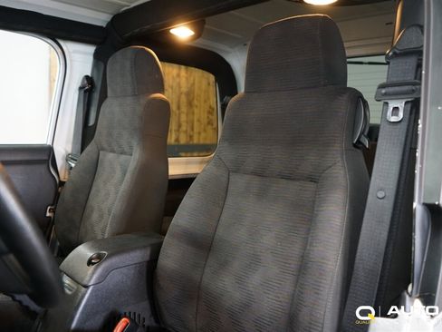 Used 2005 Jeep Wrangler X image 16