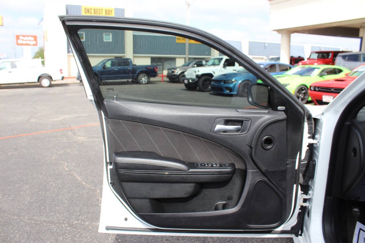 Used 2023 Dodge Charger R/T w/ Blacktop Package RWD image 21