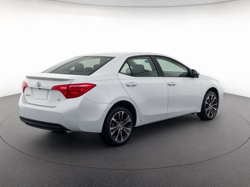 Used 2017 Toyota Corolla SE FWD image 5