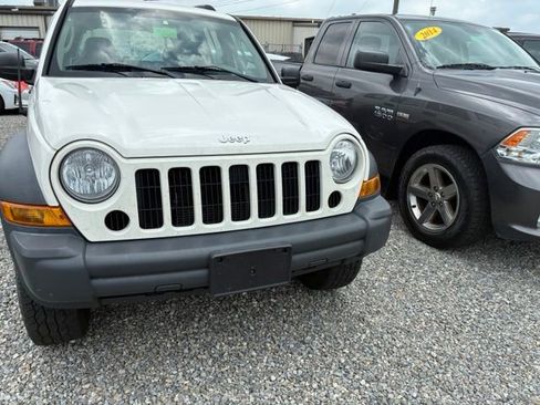Used 2006 Jeep Liberty Sport AWD/4WD image 2