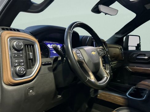 Used 2023 Chevrolet Silverado 2500 High Country w/ Z71 Off-Road Package image 13