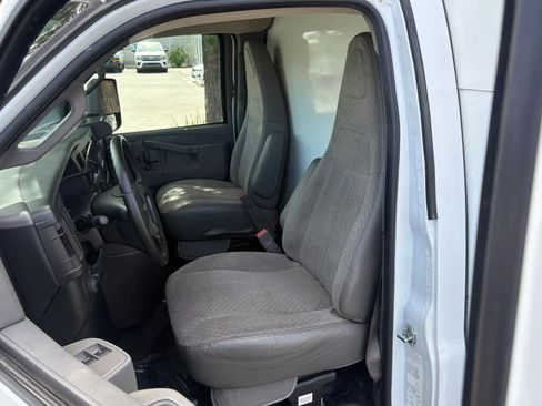 Used 2019 Chevrolet Express 3500 w/ Power Convenience Package image 10