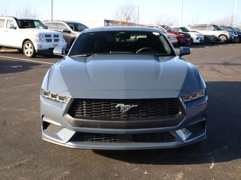 Used 2024 Ford Mustang Coupe image 3