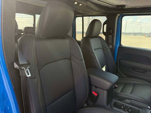 New 2026 Jeep Gladiator Sport image 19