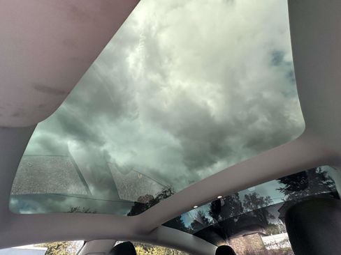 Used 2022 Tesla Model 3 Long Range image 26