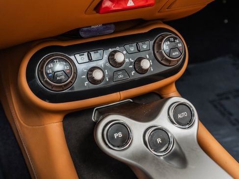 Used 2010 Ferrari California image 30