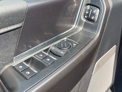 Used 2025 Ford F150 Lariat AWD/4WD image 8