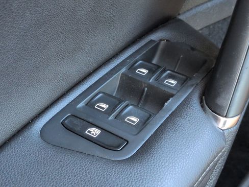 Used 2015 Volkswagen Golf TDI S FWD image 21