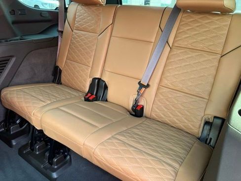 Used 2021 Cadillac Escalade Premium Luxury w/ LPO, Illumination Package AWD/4WD image 26