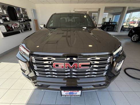 Used 2024 GMC Canyon Denali AWD/4WD image 7