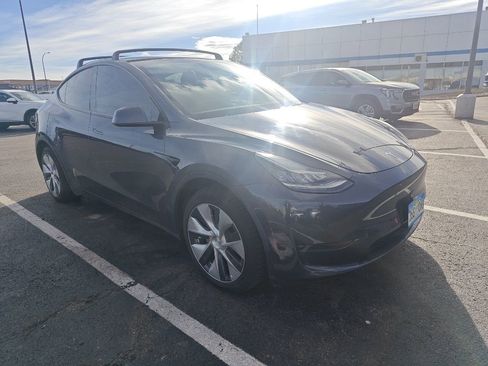 Used 2020 Tesla Model Y Long Range image 2
