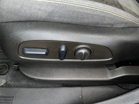 Used 2022 Chevrolet Equinox LT w/ LPO, Floor Liner Package image 3