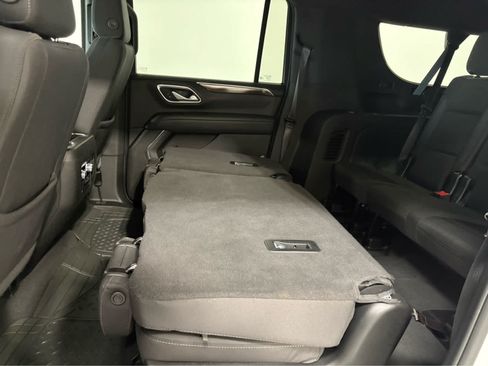 Used 2024 GMC Yukon XL SLE AWD/4WD image 17