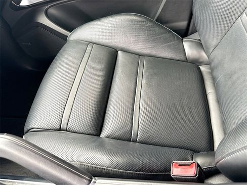 Used 2019 Porsche Cayenne Turbo w/ Premium Plus Package image 22