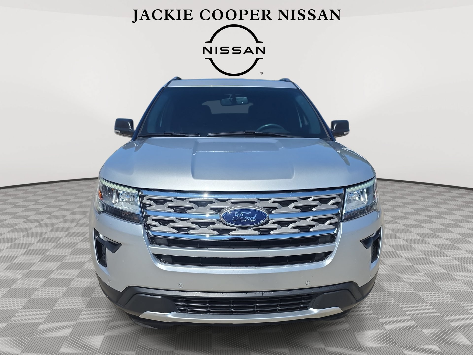 Used 2019 Ford Explorer XLT w/ Equipment Group 202A FWD image 2