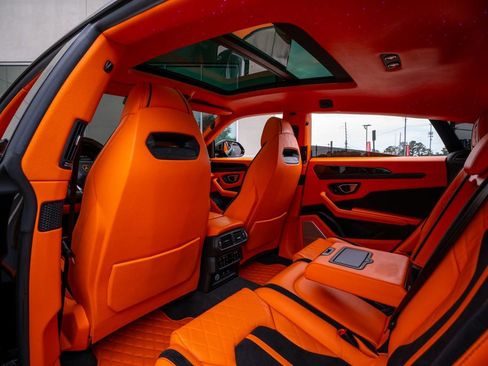 Used 2022 Lamborghini Urus AWD/4WD image 66