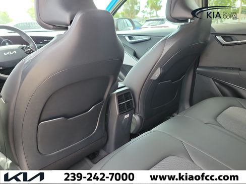 New 2026 Kia Niro Wind FWD image 13