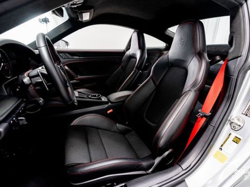 Used 2022 Porsche 911 GT3 image 26