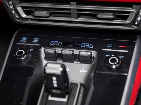 Used 2022 Porsche 911 Turbo S image 39