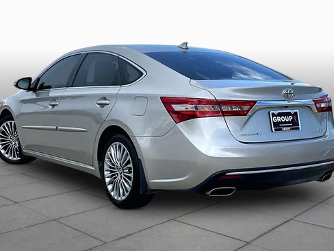 Used 2018 Toyota Avalon Limited FWD image 12