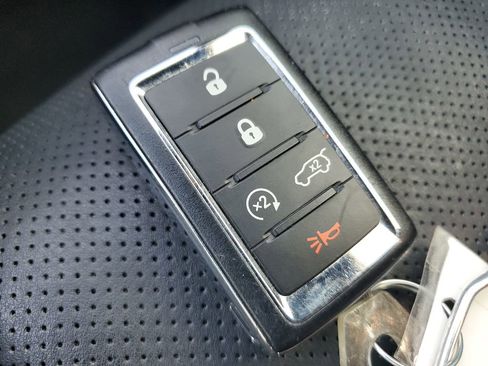 Used 2023 Jeep Grand Cherokee Overland w/ Luxury Tech Group IV RWD image 29