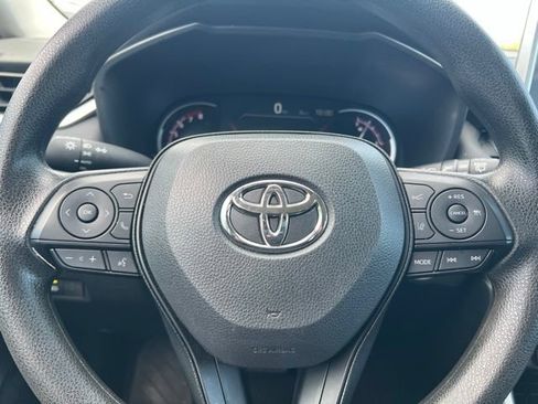 Used 2025 Toyota RAV4 XLE AWD/4WD image 23