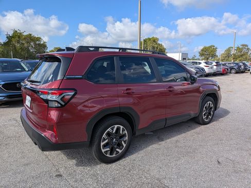 Certified 2025 Subaru Forester Premium w/ Convenience Package #1 AWD/4WD image 4