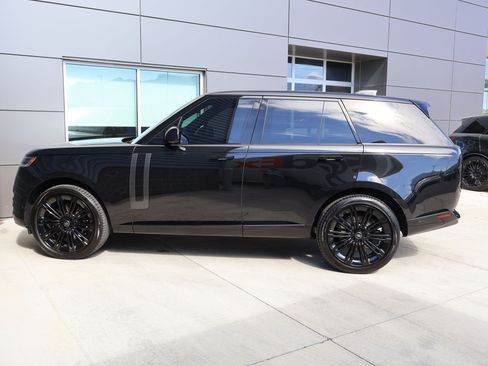Used 2024 Land Rover Range Rover SE AWD/4WD image 11