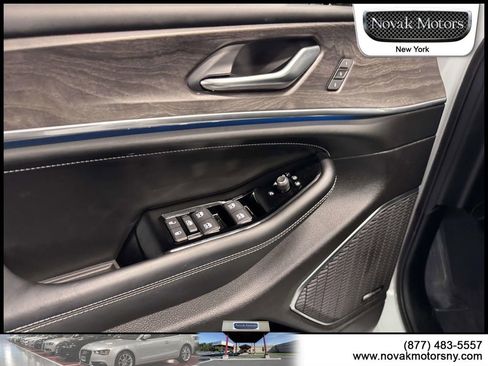 Used 2023 Jeep Grand Cherokee L Overland AWD/4WD image 15