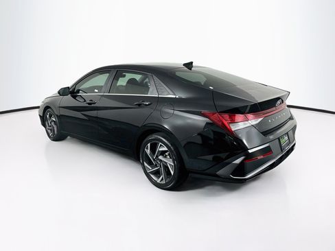 Used 2025 Hyundai Elantra SEL w/ Cargo Package FWD image 5